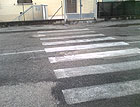 Le poco visibili zebre di via Cellini a Senigallia