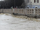 Il fiume Misa in piena a Senigallia