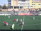 Un’azione del match tra Vigor Senigallia (in divisa bianca) e Biagio Nazzaro (rossoblu)