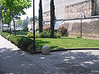 L’ultimo tratto dei Giardini Catalani, davanti all’area archeologica La Fenice