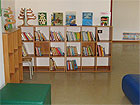 Libreria in dotazione alla scuola primaria del Vallone