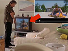 Robert De Niro in Jackie Brown mentre osserva in tv una scena del film "La belva col mitra" girato a Senigallia nel 1977