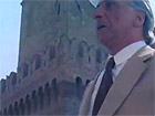 Una scena del film "La belva col mitra" girato a Senigallia nel 1977: la torre di Ostra